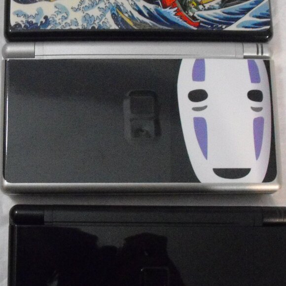 Nintendo DS Lite - Picture 1 of 6